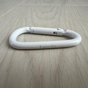 Beats By Dre  White Clip
